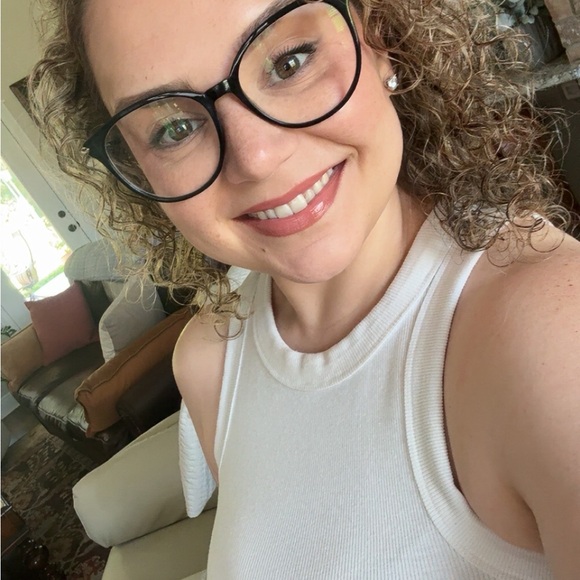 Meet your Posher, Ashley - Picture 3 of 4